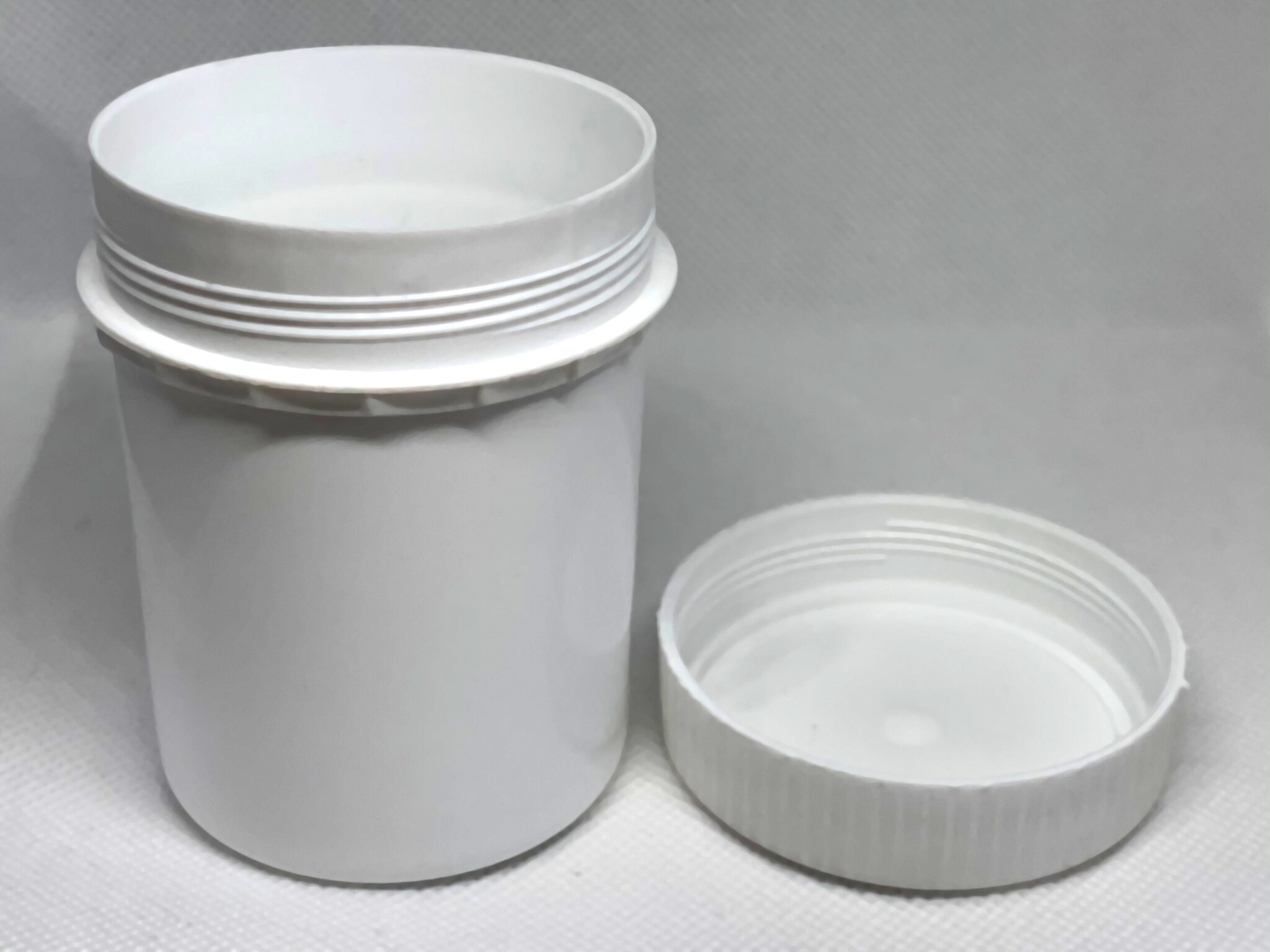 изделие от пластмаса - бурканче от ABS